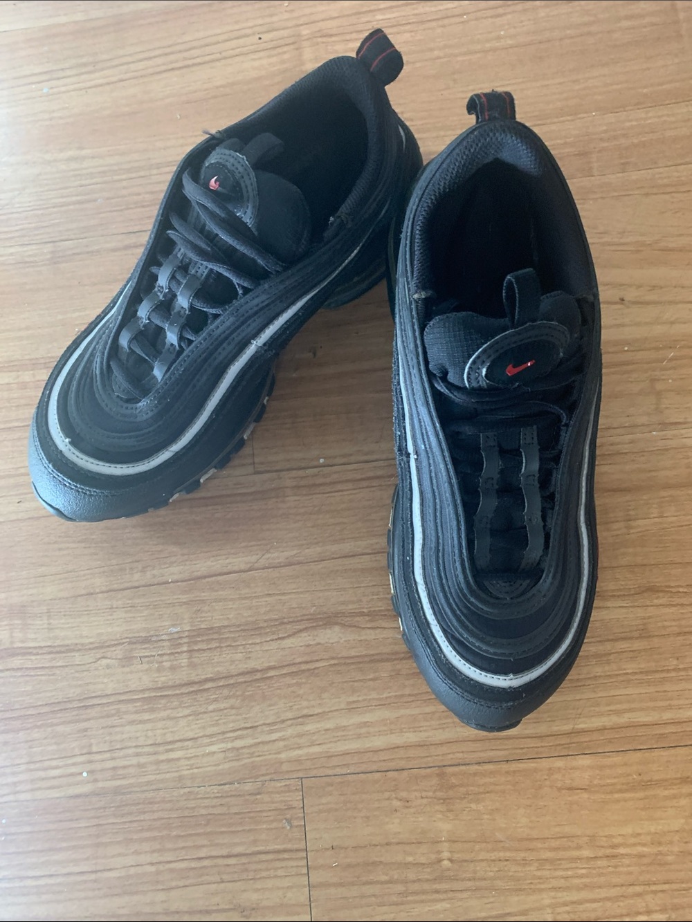 Nike kids  Black & White Low-Top Sneakers with Red Accents - Picture 3 of 5